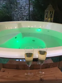 Romantic Cottage and Nordic Bath 1 hour from Paris - Image 4