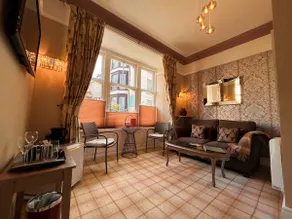 Bowness Bay Suites - Image 2