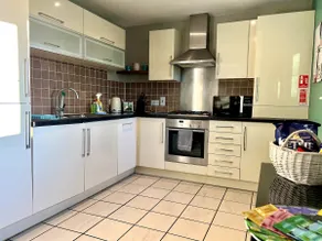 Local Host & Owner! Central, Quiet, Clean Stay! - Image 4