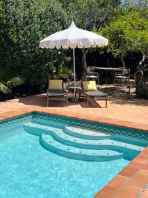 Serene, vintage home with pool, walk to beach - Image 2