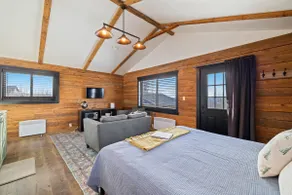 King Cabin Romantic Cabin in the Endless Mountains - Image 3