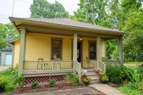South Bend, 1 Bedroom Cottage Built in 1912 - Image 2