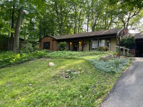 Private Suite 2BR 2BA near MSU Stadium - Image 2