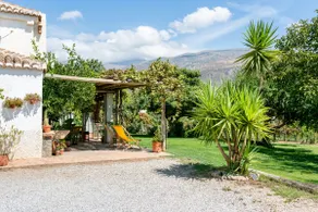 Romantic suite with pool and Sierra Nevada views - Image 4