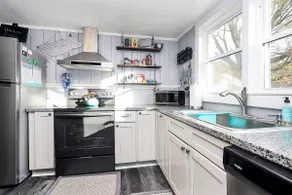 Shabby Chic Bungalow im Herzen von Cornelius - Image 2