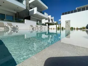Sandy Beach Penthouse: Private Rooftop + Pool - Image 4