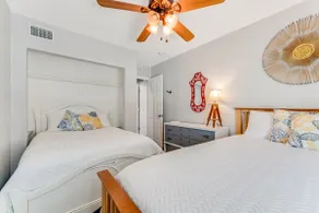 Sleeps 12 • Huge Deck • Beach Gear •Pool table - Image 5