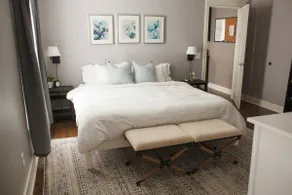 The Grace: Luxury King Bed Retreat| OU Campus - Image 3