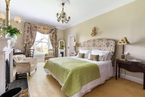 Nile Lodge House, Premier Floor, Sleeps Up To Six - Image 3