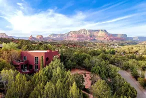 Forbes Sedona Loft | Red Rock Views + Hot Tub - Image 3