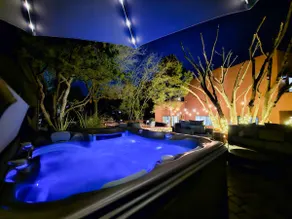 Forbes Sedona Loft | Red Rock Views + Hot Tub - Image 4