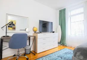 ★ HIP NYC STUDIO W/sleeping loft-central location★ - Image 3