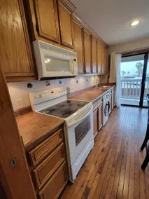 Relaxing beach view condo - Image 4