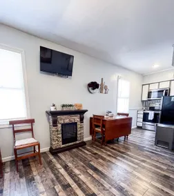 Bourbon Oak Hideaway 2 - Image 4