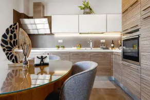 Ioanna Bayview Luxury Apartment 2BDR - Image 2
