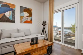 Ioanna Bayview Luxury Apartment 2BDR - Image 4
