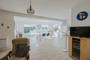 Quiet and bright house • Sleeps 6 • Beach 500 m away - Image 2