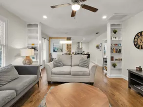 Quaint Unique Bungalow; Walk/Bike to Square - Image 4