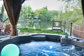 Serenity Creek: Waterfront w/Jacuzzi & Woodstove - Image 2
