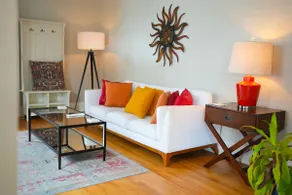 Luxury on Main / South - Image 5