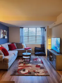 Dwntwn 1BR/Pool/Gym/Parking/Hi-Speed WiFi/King Bed - Image 2