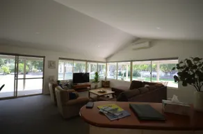 Acacia Four 4 Bedroom Farm House - Image 5