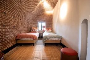 Keizer - Sleeping in a beautiful Fort - Image 4