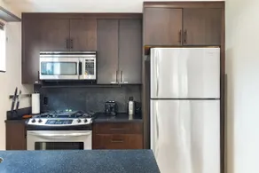 Modern 3BR | Walk to Lake, Light Rail & Dining - Image 3