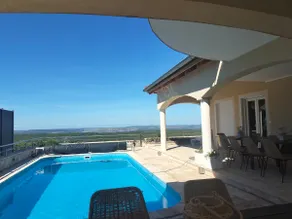 Remarkable villa in central Dalmatia - Image 2