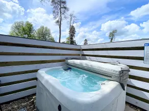 Magpie 6 (Hot Tub)HuntersMoon-Warminster-Bath - Image 5