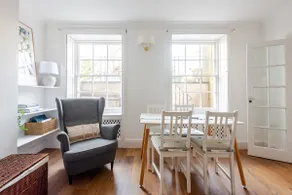 Regency apartment - private entrance & courtyard - Image 5