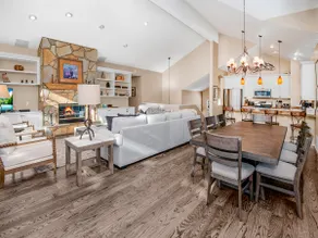 Roomy, Well Appointed Home on Free Shuttle Route in Nice Neighborhood w/Hot Tub - Image 4