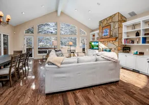 Roomy, Well Appointed Home on Free Shuttle Route in Nice Neighborhood w/Hot Tub - Image 5