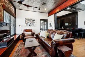 Modern Downtown Loft - Image 3