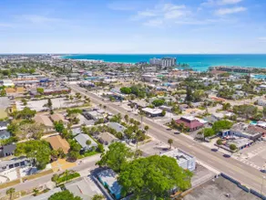Fiesta Siesta! A Fun + Vibrant Stay- <1 mile Walk to Beach   [ 4plex ] - Image 5