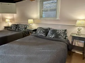Vintage Suite Home Chicago by Sox/Park/Transit - Image 2