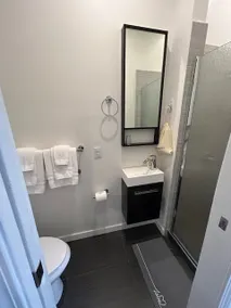 SoMa 9 Residences Room 1 Private Bathroom St View - Image 4