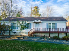 Catskills Lakefront with Hot Tub, Sauna and Theater - Image 2