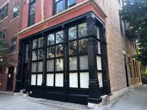 Lincoln Park Light-Filled Loft - Image 2