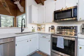Sun Valley Resort amenities! End-Unit Townhome - Image 5