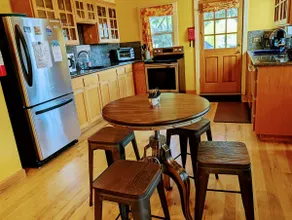 4BR Cottage Downtown fenced w/views - Image 5