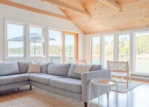 Seal Ledge - water's edge cottage with kayaks - Image 3