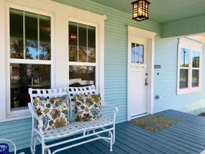 Gå til TWU! Shiplap Cottage, Denton Square, UNT - Image 4
