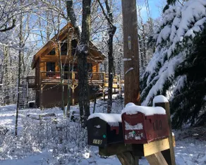 Cabin at Wayside - on Lookout Mtn, close to city! - Image 2