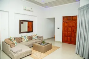 Modern luxurious 125 m² apartment near the CBD - Image 2