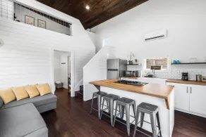 The Avery House - A quiet hill country retreat - Image 3