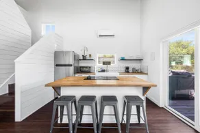The Avery House - A quiet hill country retreat - Image 5