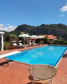 VILLA W / PRIVAT badbassäng, trädgård och grill, 3 sovrum och 2 badrum - Image 4
