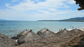 Beachfront home in the heart of town, Walkable - Image 4
