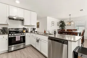 4 Bedroom Sweet Cozy Home near Lackland/SeaWorld - Image 4